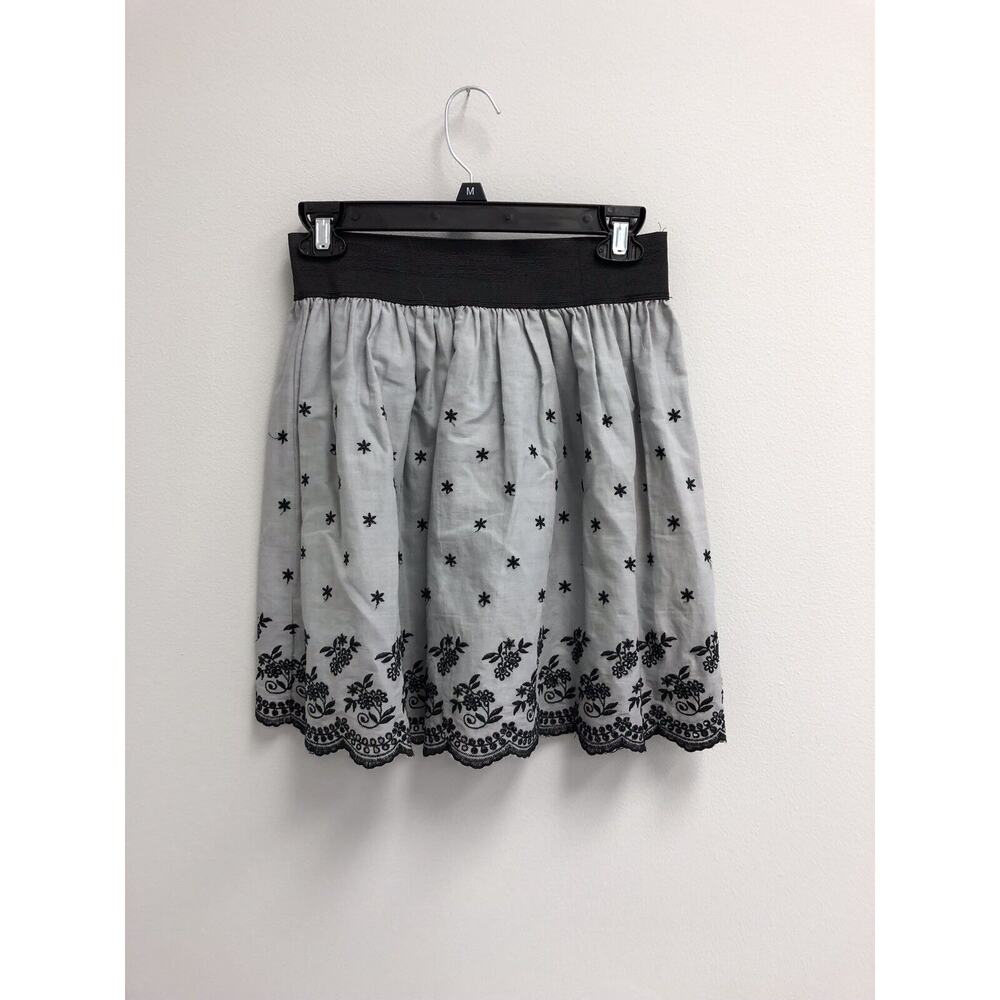 Rhapsody skirt Ladies medium short black/grey skirt Floral scalloped‎ hem - Picture 2 of 3